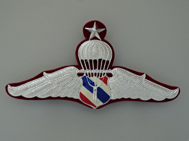 Fallschirmspringer / Parawing Abzeichen, mit Stern, Thailand