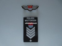 1 alte Schulterschlaufe, Feldweibel und 1 Metallbrustflügel, ehemalige Polizei Wettingen