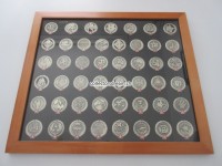 Beret Metall Embleme Schweizer Armee Ord.90/95, 47 Stück verschiedene Truppengattungen