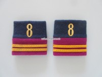 Schulterschlaufen (Achselschlaufen) Paar, Offizier, Oberleutnant, Bat.8, 2-farbig, blau-weinrot