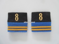 Schulterschlaufen (Achselschlaufen) Paar Offizier Oberleutnant Bat.8, 2-farbig schwarz-blau