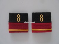 Schulterschlaufen (Achselschlaufen) Paar, Offizier, Leutnant, Bat.8, 2-farbig, schwarz-ziegelrot