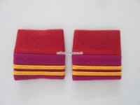 Schulterschlaufen (Achselschlaufen) Paar, Offizier, Oberleutnant, 2-farbig, karmesinrot-weinrot