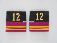 Schulterschlaufen (Achselschlaufen) Paar, Offizier, Oberleutnant, Bat.12, 2-farbig, schwarz-weinrot