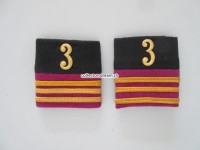Schulterschlaufen (Achselschlaufen) Paar, Offizier, Hauptmann, Bat.3, 2-farbig, schwarz-weinrot