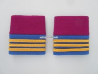 Schulterschlaufen (Achselschlaufen) Paar, Offizier, Hauptmann, 2-farbig, weinrot-hellblau