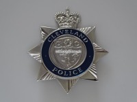 Bobbyhelm Metallabzeichen, British Cleveland Police
