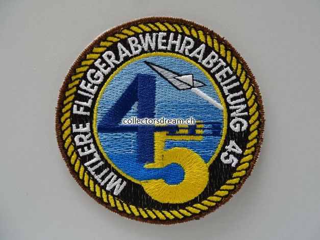 Patch / Stoffabzeichen Schweizer Armee Mittlere Fliegerabwehrabteilung 45, brauner Rand