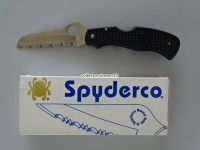 Faltmesser Spyderco, Klinge mit Wellenschliff