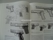 Buch, Revolver und Pistolen, Zhuk/Brukner