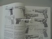 Buch, Revolver und Pistolen, Zhuk/Brukner