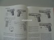 Buch, Revolver und Pistolen, Zhuk/Brukner