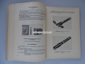 Reglement/Anleitung Vorschriften für den Waffenmechanikerdienst an Handfeuer- und Automatwaffen. I. Teil & II. Teil / 1954