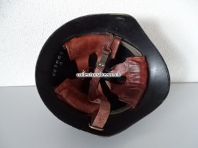 Feuerwehrhelm aus Stahlblech mit Gemeinde Wappen