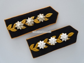 Korpskommandant Schulterklappen Ord. 1949 seltene Ausführung mit Metallklammer