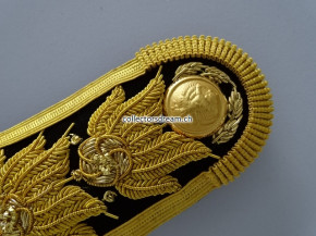 Schulterstücke (Epauletten) Goldfaden Metallfadenstickerei, Königreich Thailand, kurze weibliche Version