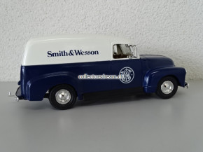 Smith & Wesson 1951 GMC Masstab 1/25