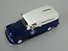 Smith & Wesson 1951 GMC Masstab 1/25